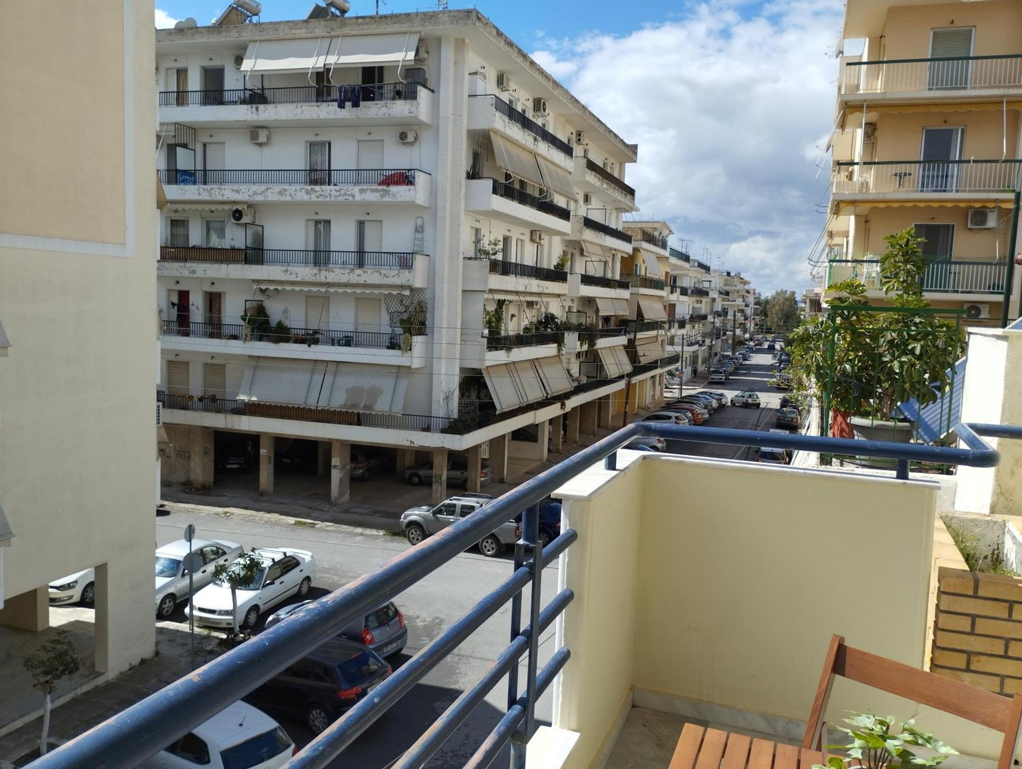 Όμορφο Δίχωρο Διαμέρισμα Στο Κέντρο Της Πόλης Apartment Kalamata Bagian luar foto